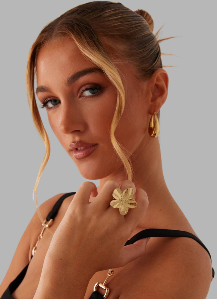 James & Morgan | Golden Flower Ring