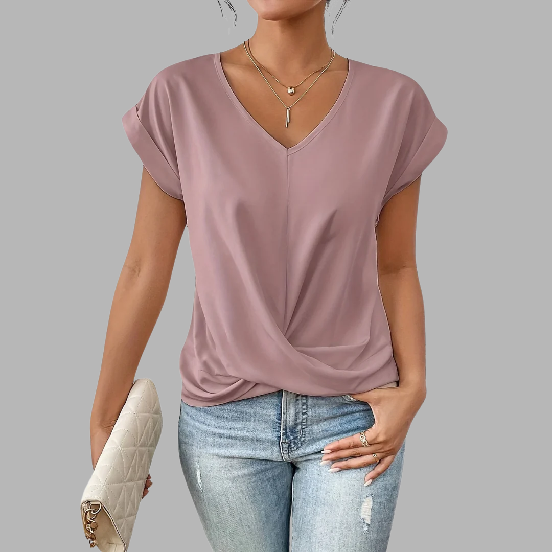 Liv | Casual T-shirt with Heart-Shaped Neckline