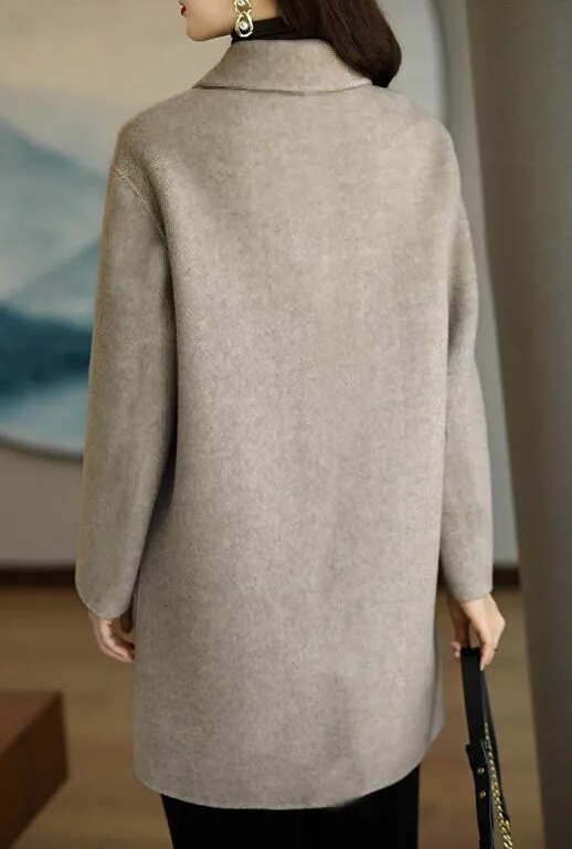 Thyra | Elegant Wool Coat