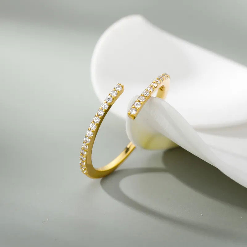 Louise | Classic Zirconia Ring 18K Gold