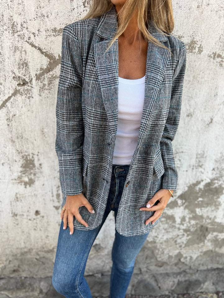 Svala | Elegant Checked Blazer for Winter