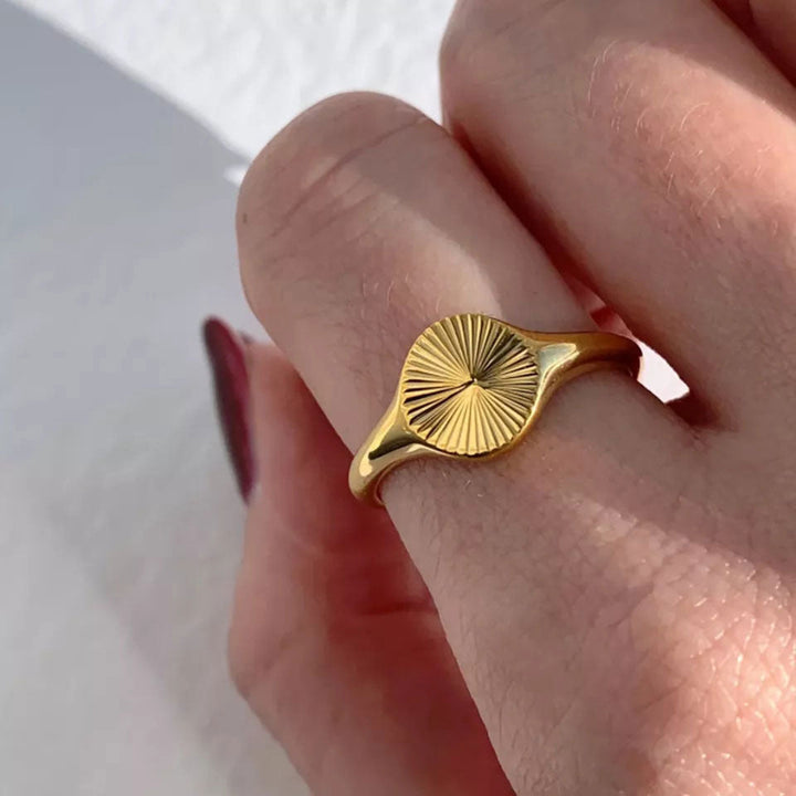 Adriana | Sunburst Ring 18K Gold