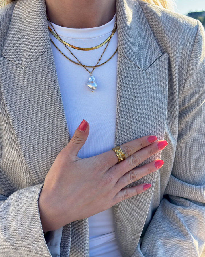 Mary Ann | Big Ring 18K Gold