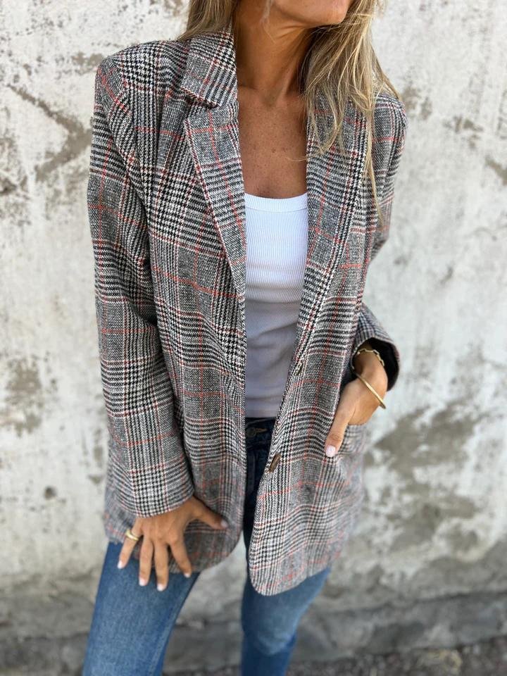 Svala | Elegant Checked Blazer for Winter